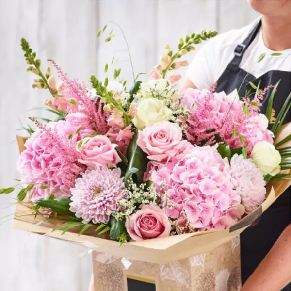 Hand-tied Bouquet M5